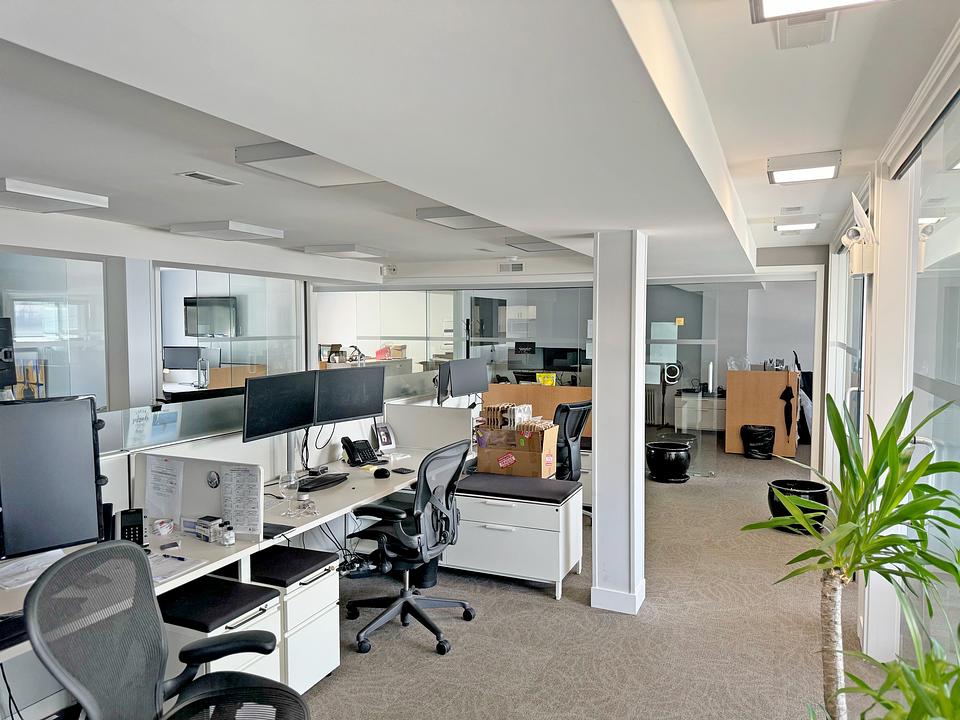 300 - 310 Esplanade East, North Vancouver, BC