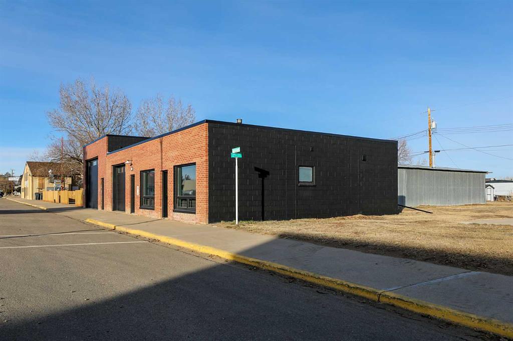 111 4 Avenue, Warner, AB