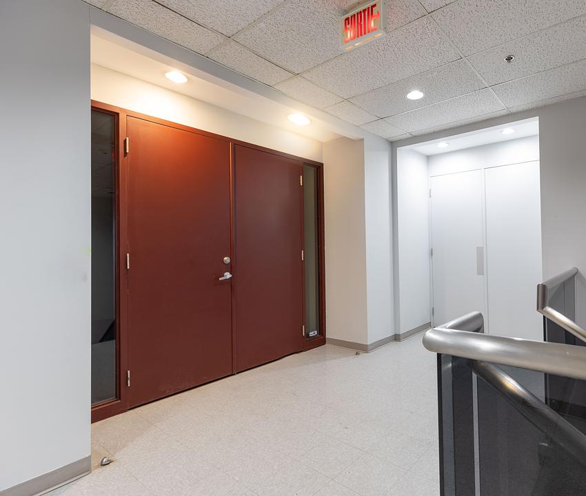 100 - 4850 Chemin du Bois-Franc, Montreal, QC
