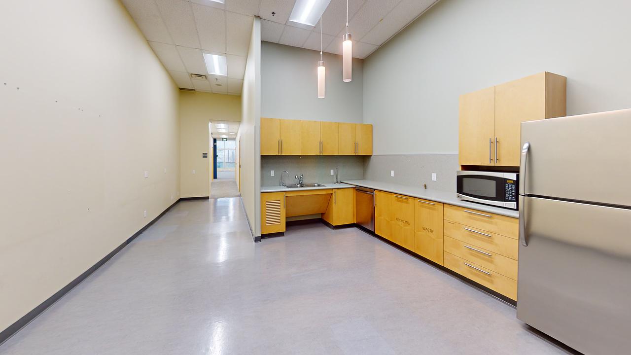 100 - 100 Milverton Drive, Mississauga, ON
