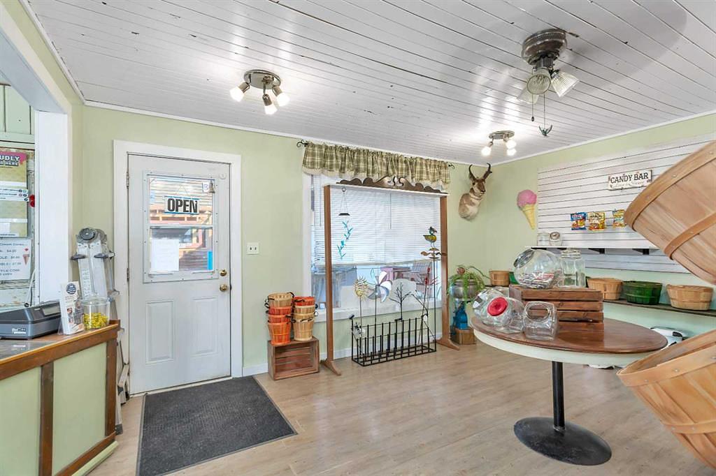 48 Main Street East, Big Valley, AB