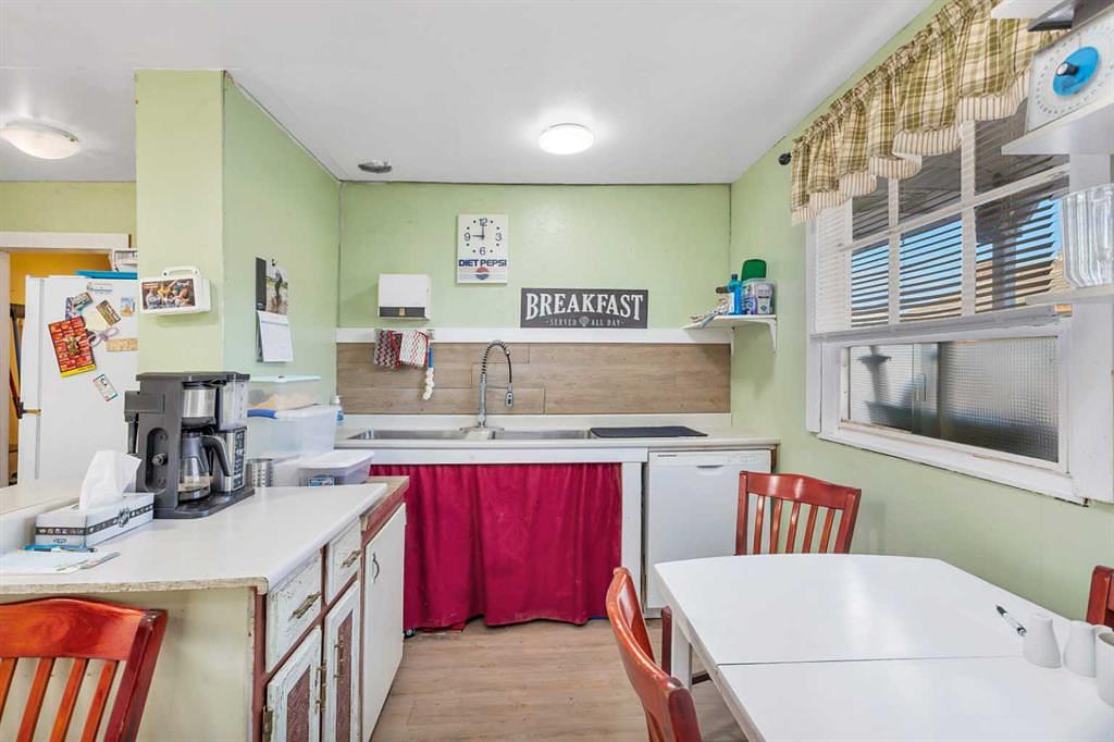 48 Main Street East, Big Valley, AB