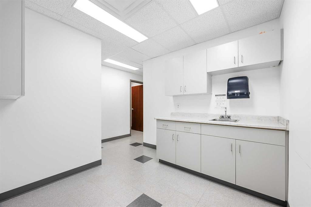 Unit B - 1724 50 Avenue, Lloydminster, AB