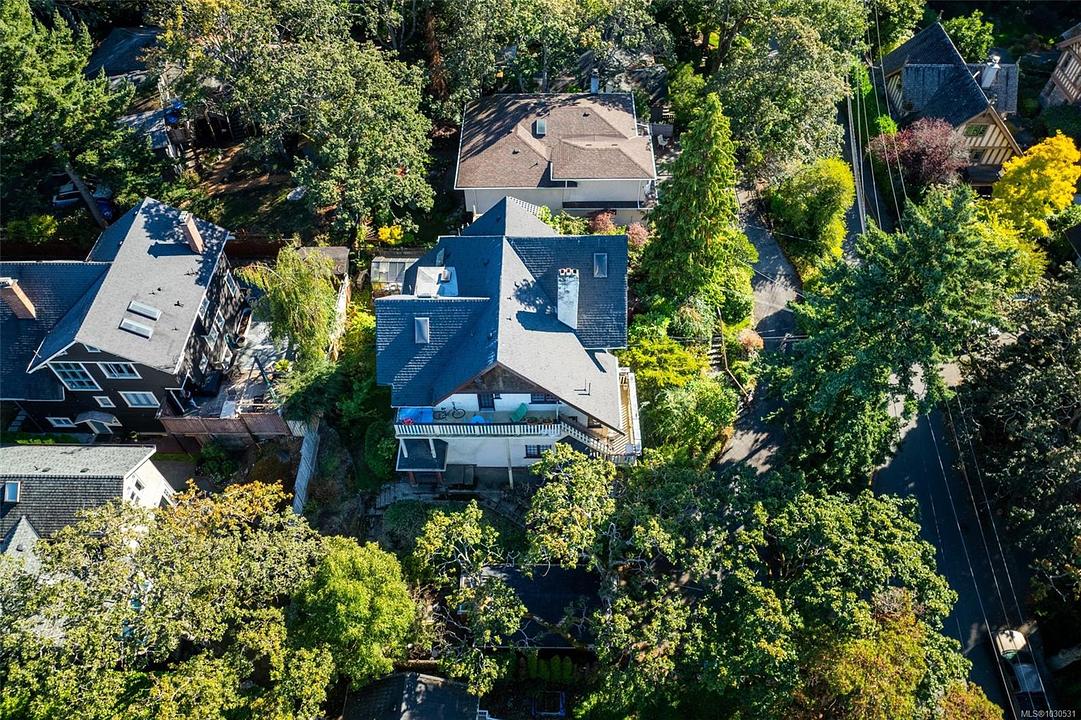1043 Belmont Avenue, Victoria, BC