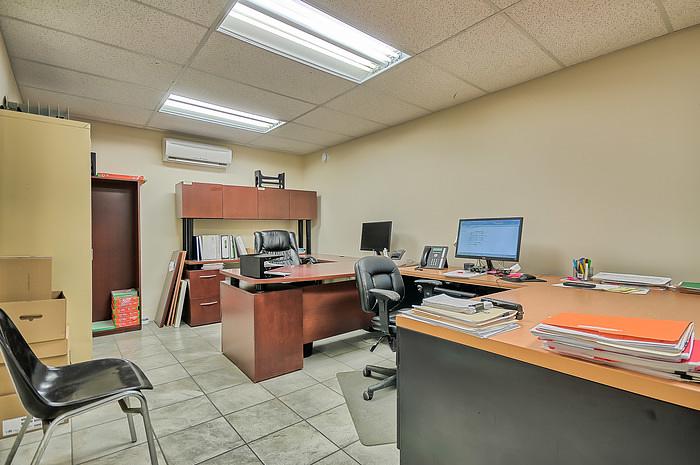 1065 Avenue des Perron, Laval, QC