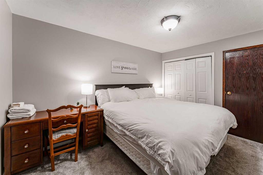 111 1 Avenue South, Coutts, AB