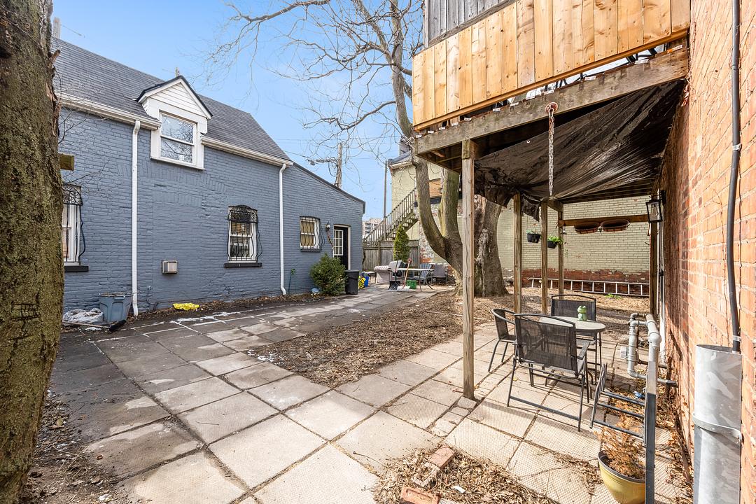 320 King Street East, Hamilton, ON