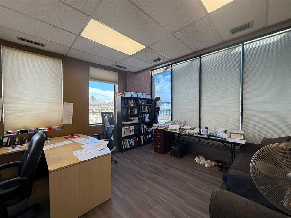 204 - 136 17 Avenue Northeast, Calgary, AB