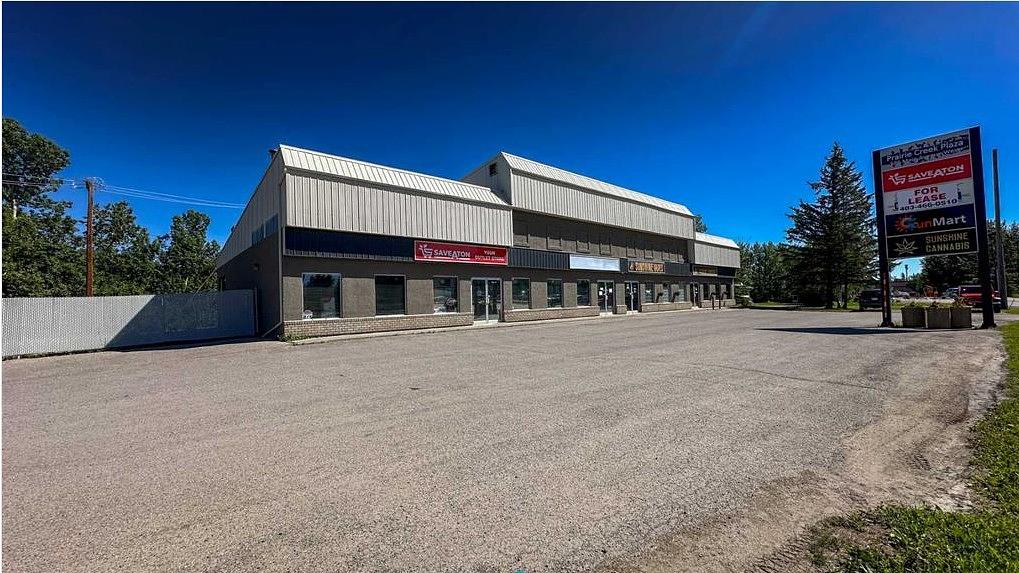 4 - 586 Main Avenue West, Sundre, AB