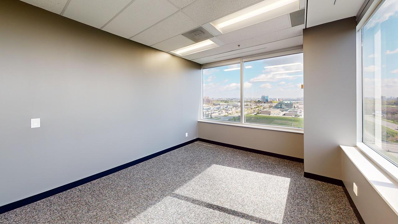 900 - 2680 Skymark Avenue, Mississauga, ON