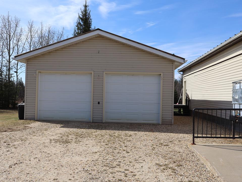 22 State Avenue, Fort Assiniboine, AB