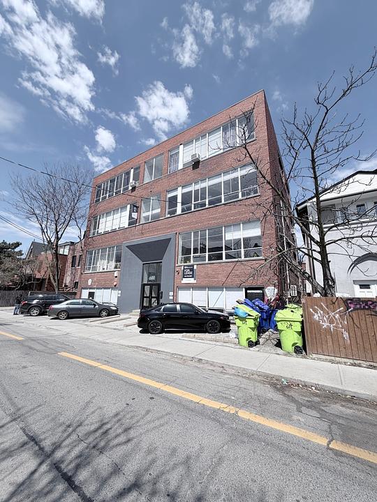 402 - 688 Richmond Street West, Toronto, ON