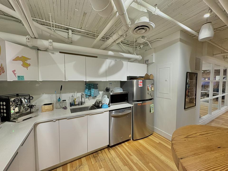 200 - 55 Water Street, Vancouver, BC