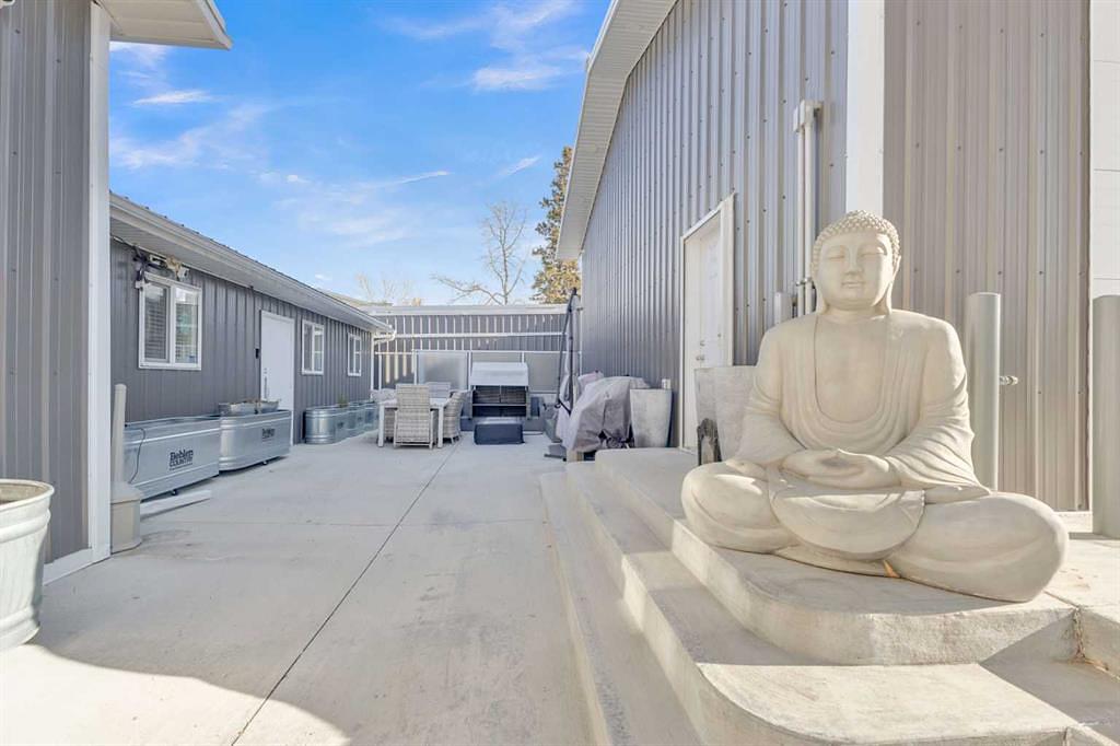 2023 20 Avenue, Bowden, AB