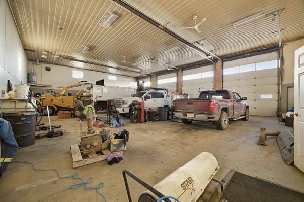 39325 Range Road 273, Bentley, AB