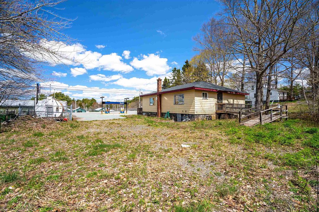 9645 Highway 8, Caledonia, NS