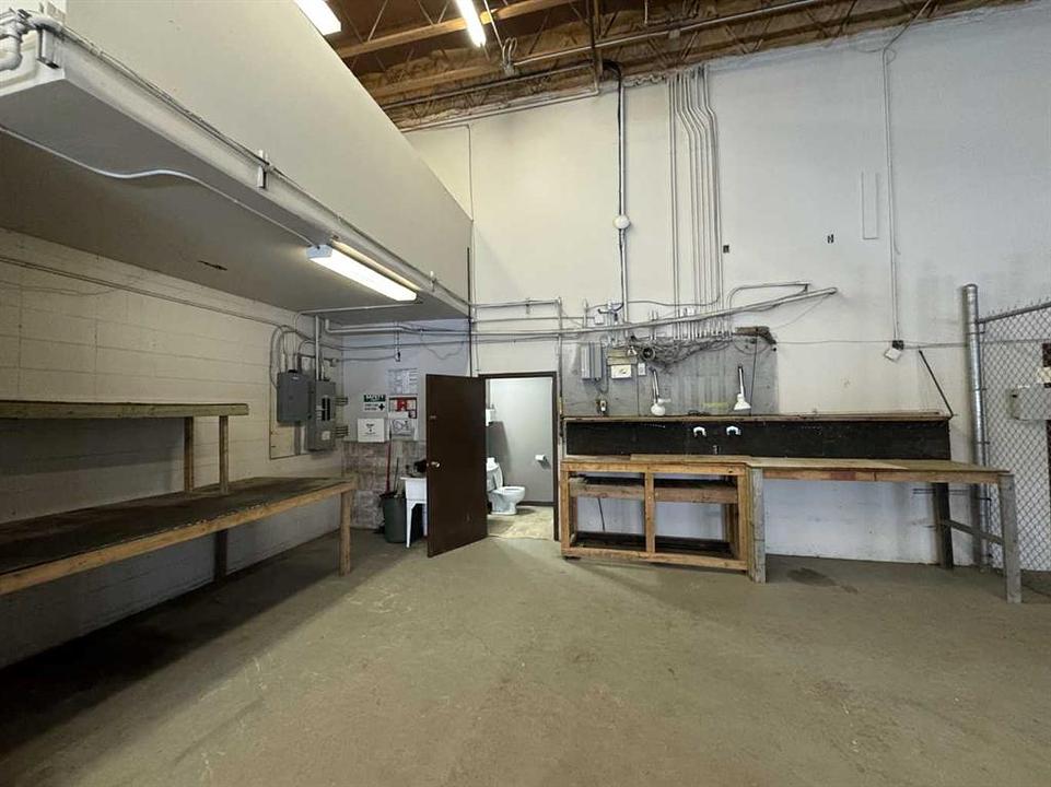 Bay 4 - 5208 62 Street, Lloydminster, AB