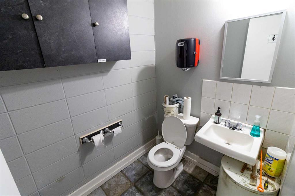 Unit 7 - 4041 74 Avenue Southeast, Calgary, AB