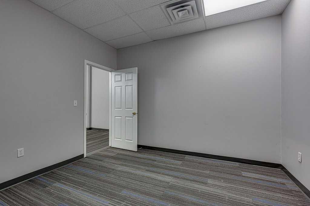 105 - 4807 50 Avenue, Red Deer, AB