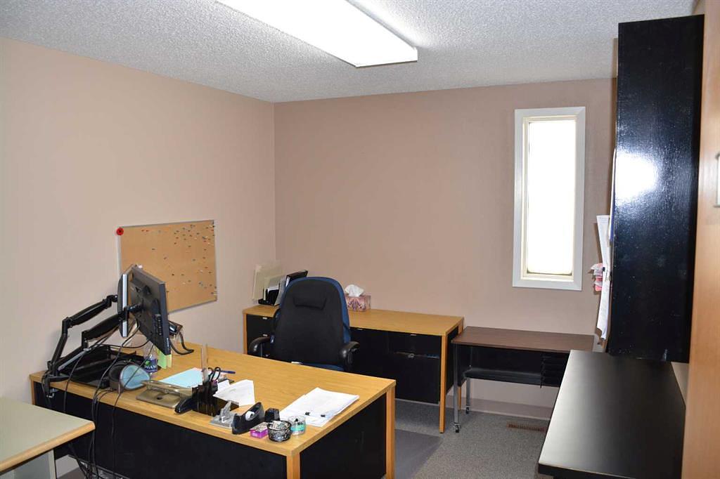 9910 97 Avenue, Peace River, AB