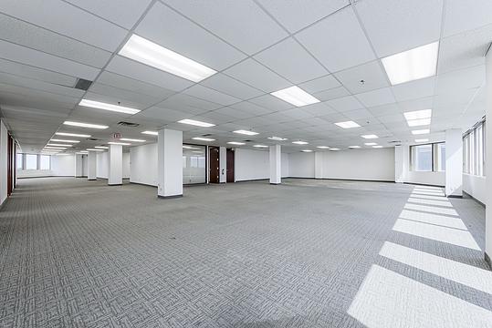 30 Eglinton Avenue West, Mississauga, ON