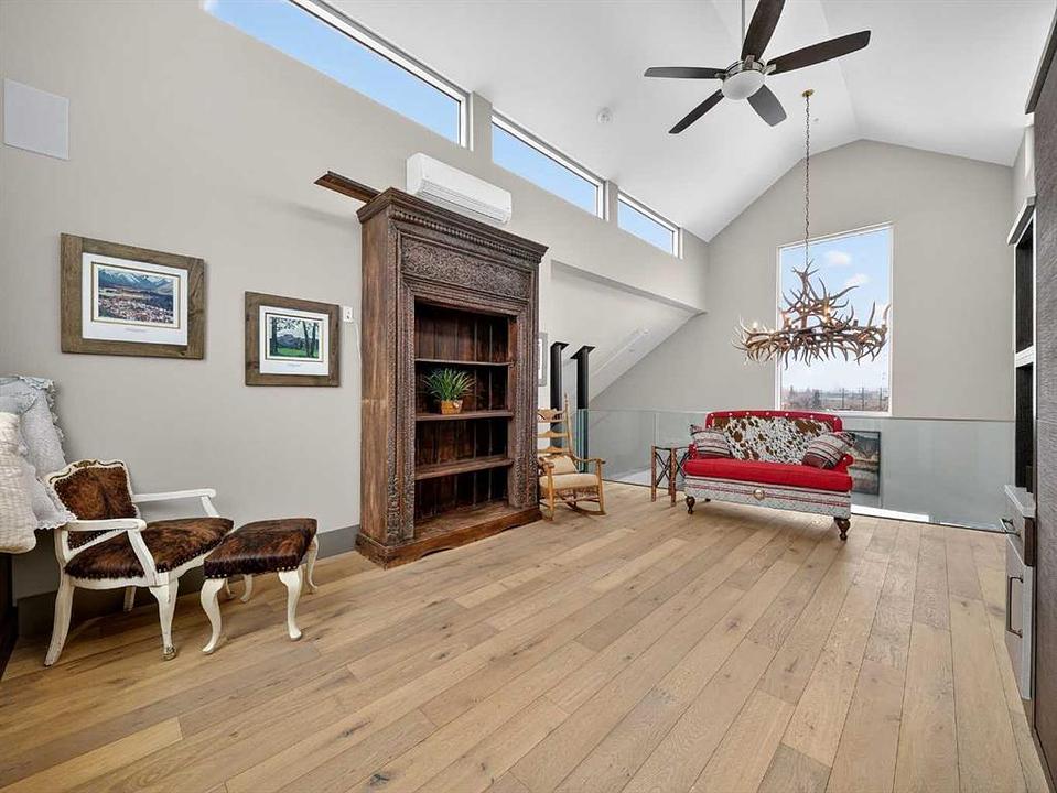 1015 11 Street Southeast, Calgary, AB