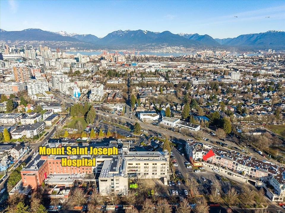103/104 - 106-470 Kingsway, Vancouver, BC