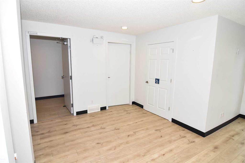309 Main Street North, Airdrie, AB