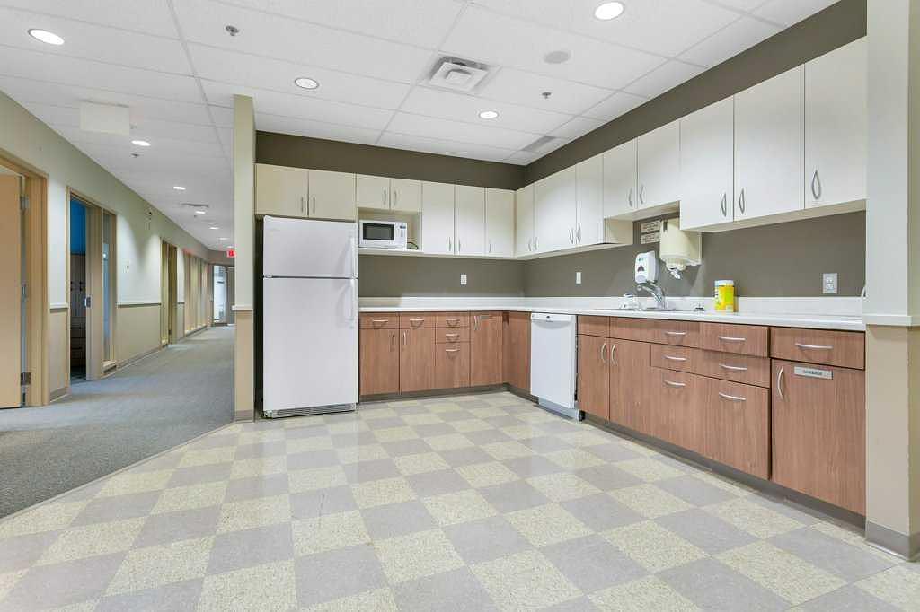 33 Schenk Industrial Road, Sylvan Lake, AB