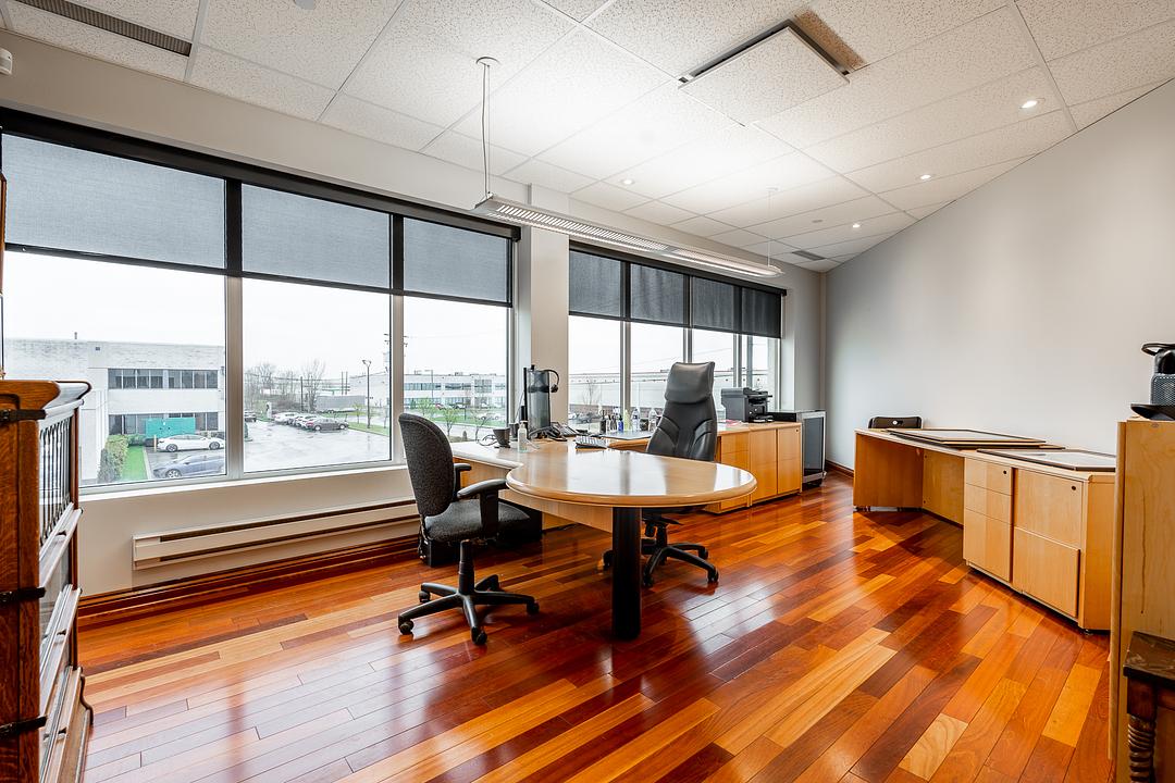 215 Avenue du Voyageur, Pointe-Claire, QC