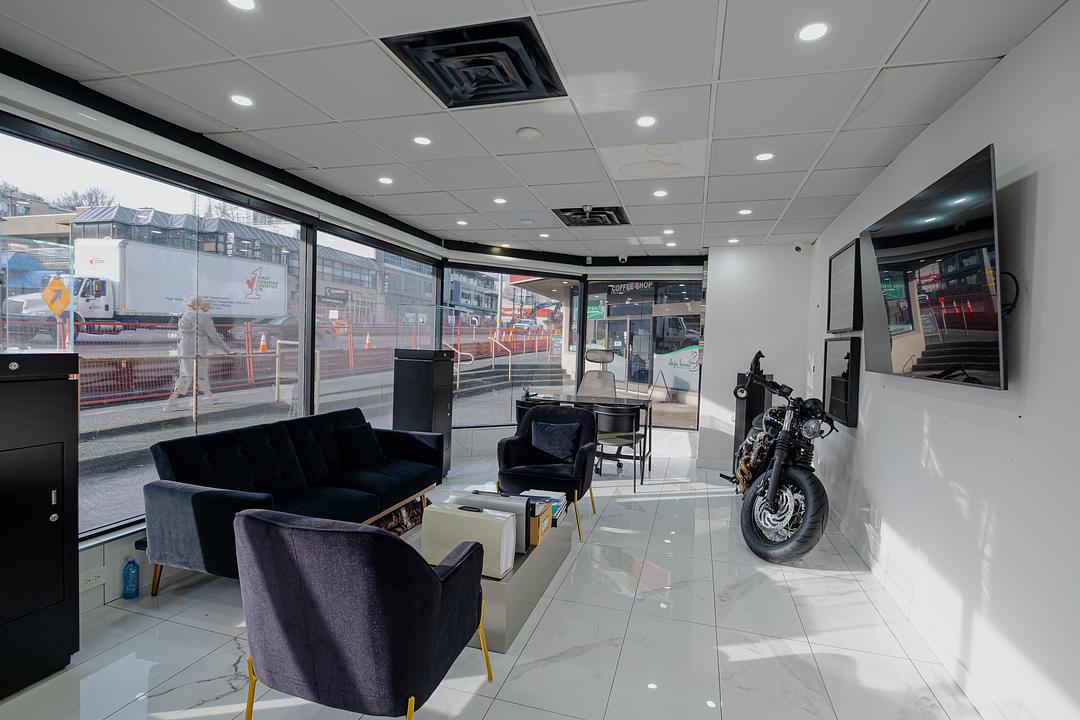 110 - 943 West Broadway, Vancouver, BC