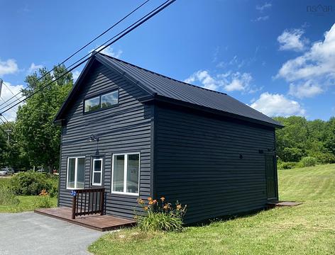8 Milton Road, Liverpool, NS