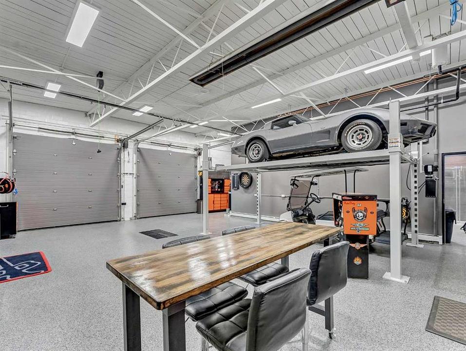 133 South Railway Avenue, Irvine, AB