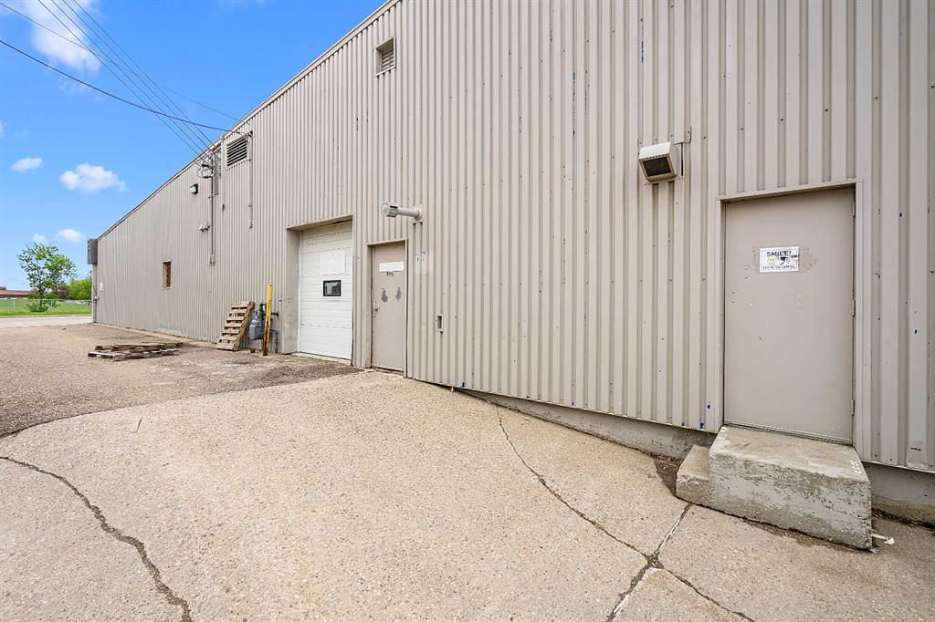 5402 44 Street, Lloydminster, AB
