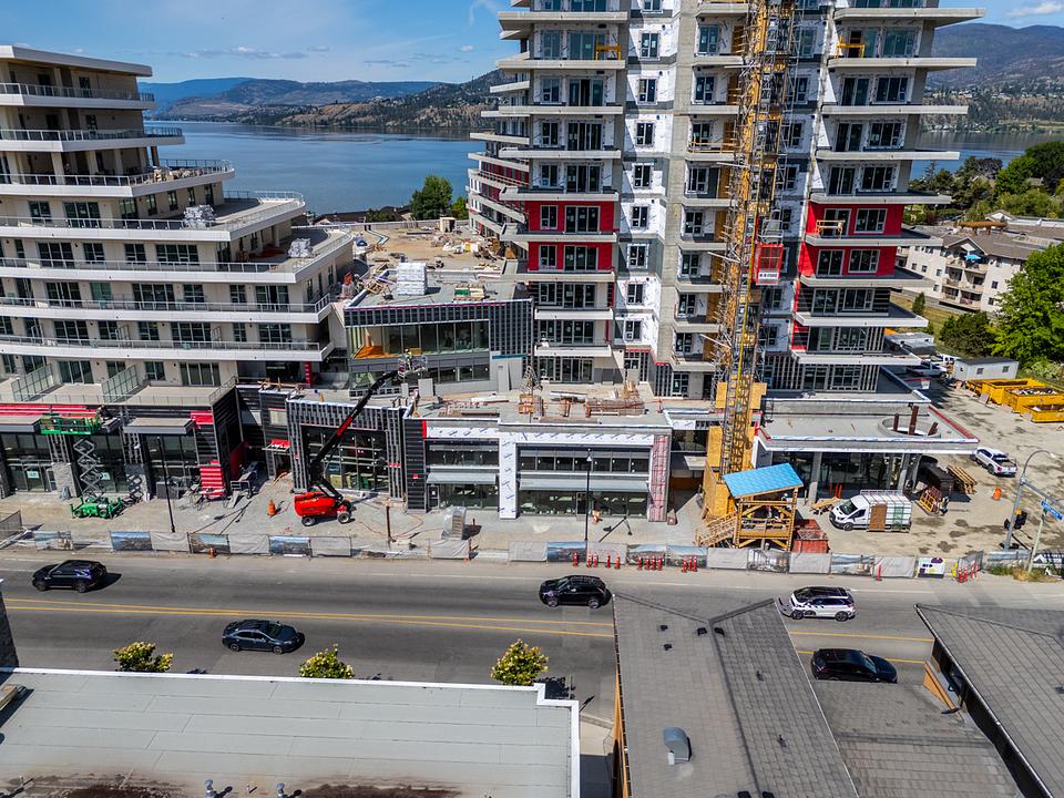 CRU 2 - 3300 Lakeshore Road, Kelowna, BC