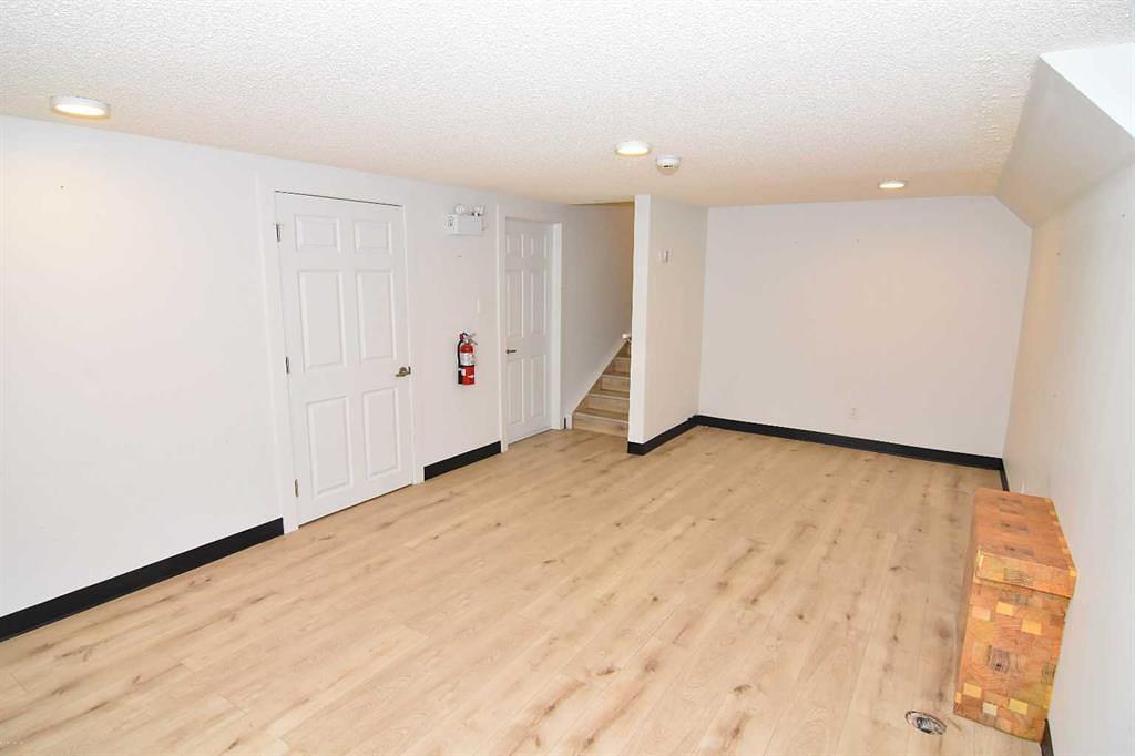 309 Main Street North, Airdrie, AB