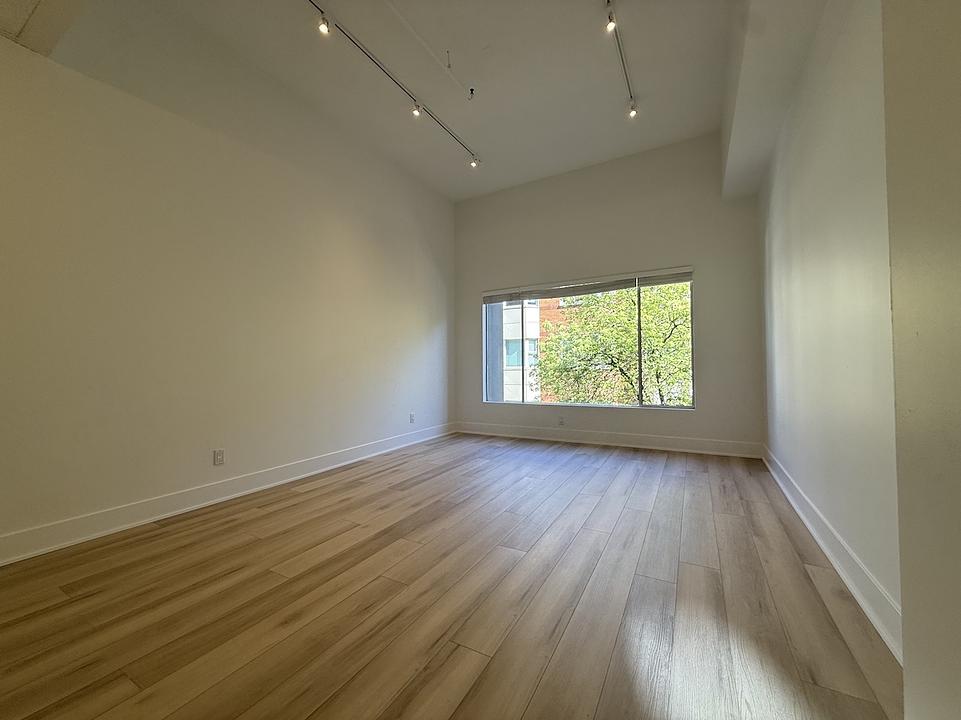 1080 Mainland Street, Vancouver, BC