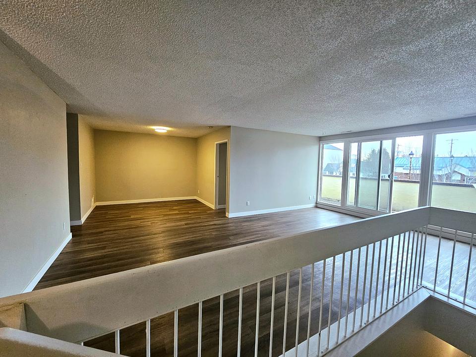 5004 50 Street, Beaumont, AB