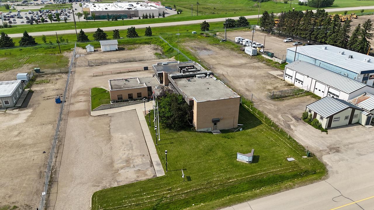 5516 Industrial Road, Rocky Rapids, AB