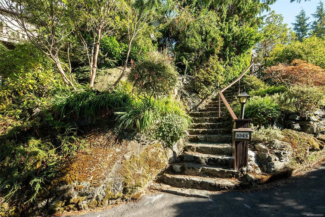 1043 Belmont Avenue, Victoria, BC