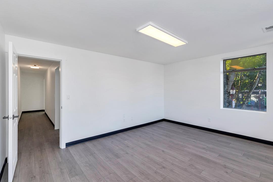 200 - 2568 Montrose Avenue, Abbotsford, BC