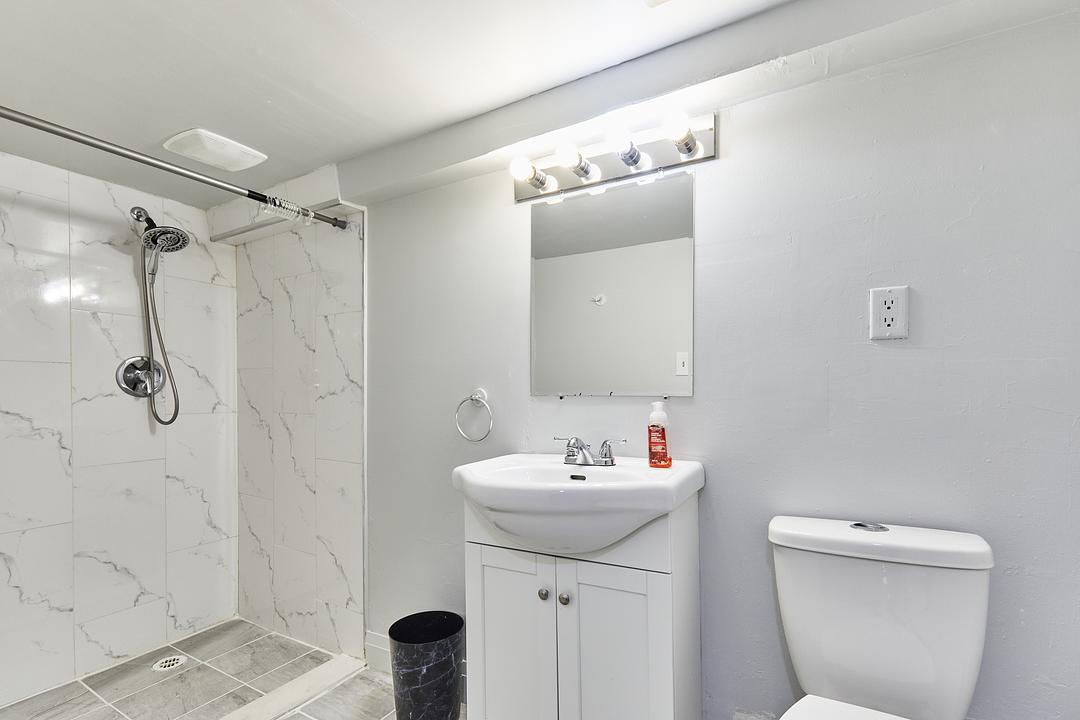 363 Barton Street East, Hamilton, ON