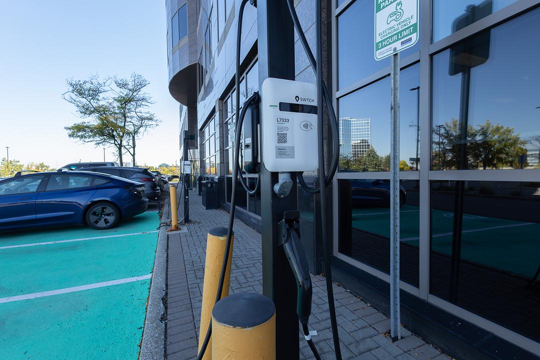 900 - 2680 Skymark Avenue, Mississauga, ON