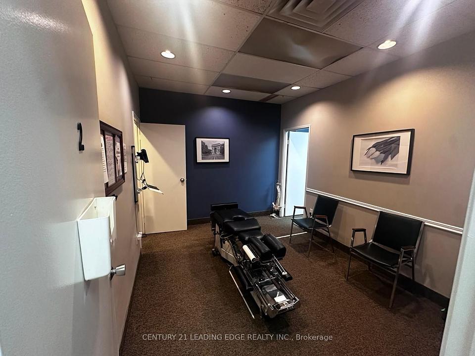 552 Sheppard Avenue West, Toronto, ON