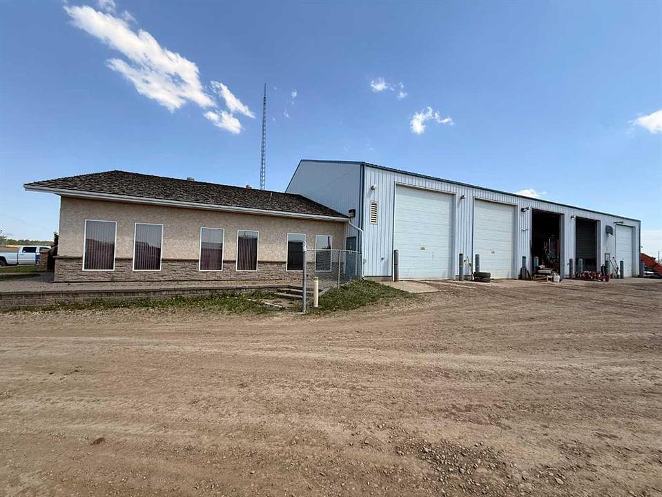 2101 17 Avenue, Wainwright, AB