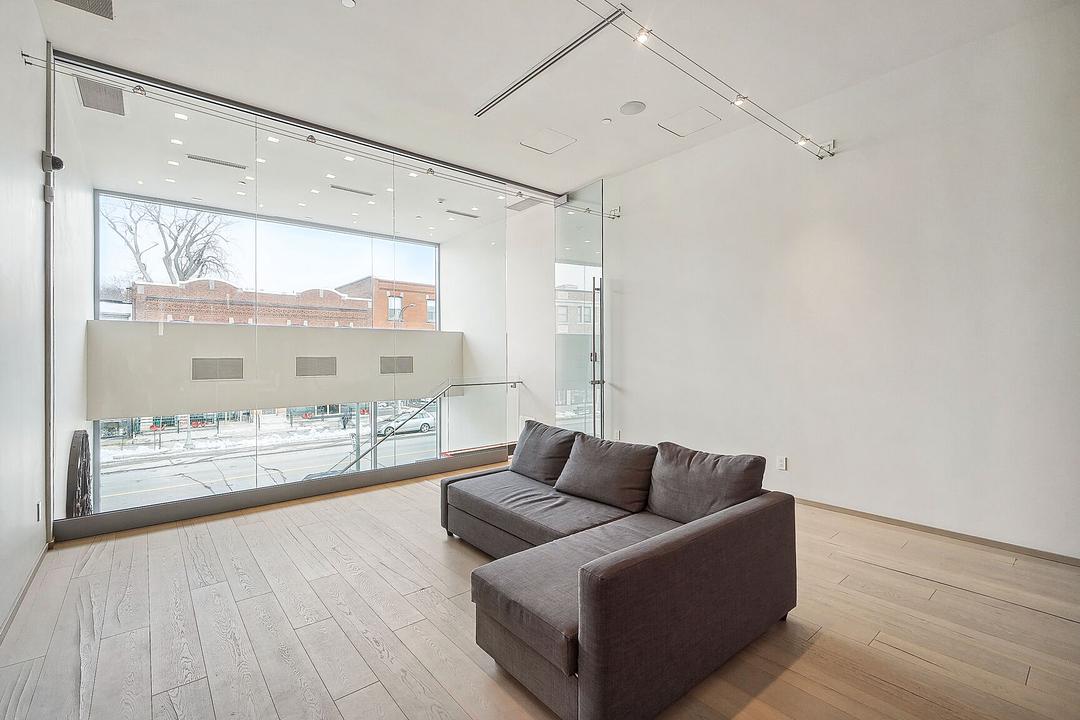 rdc-ss - 4920 Rue Sherbrooke Ouest, Westmount, QC