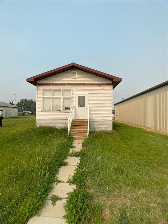 211 Main Street Southwest, Falher, AB