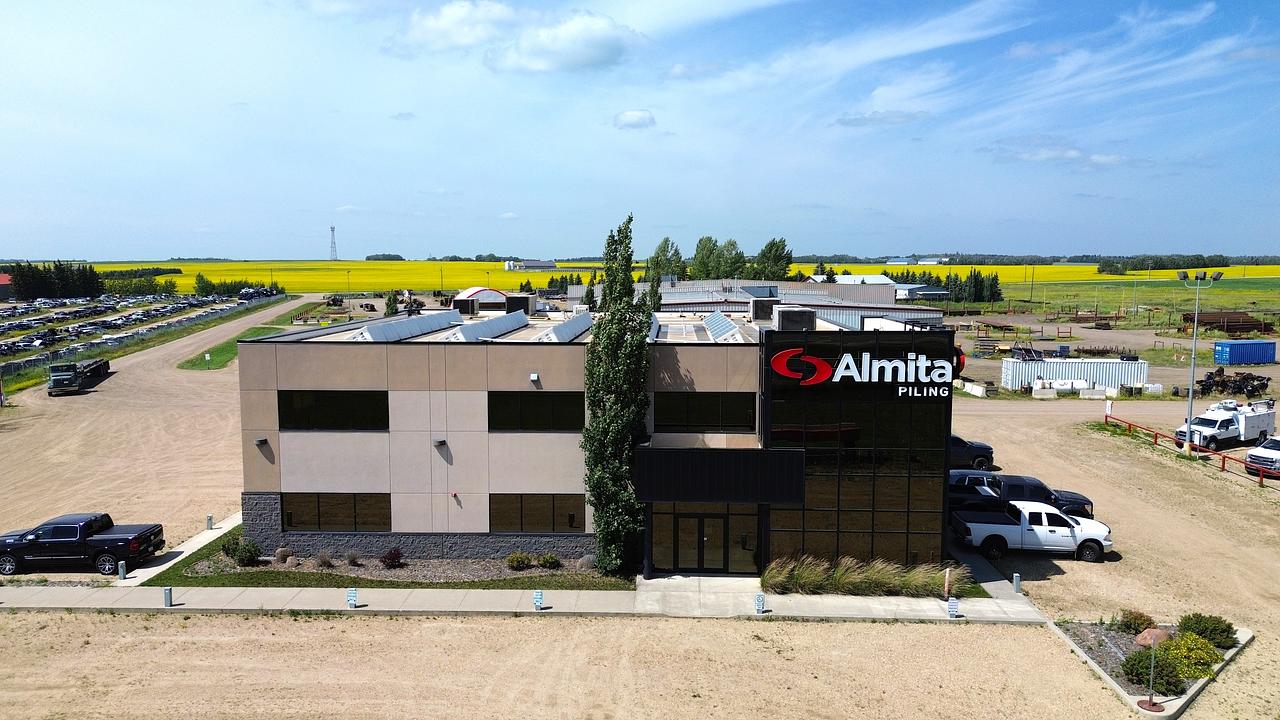 Main - 430077 Range Road 261, Ponoka, AB