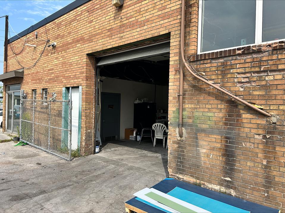 Front Unit - 131 Oakdale Road, Toronto, ON