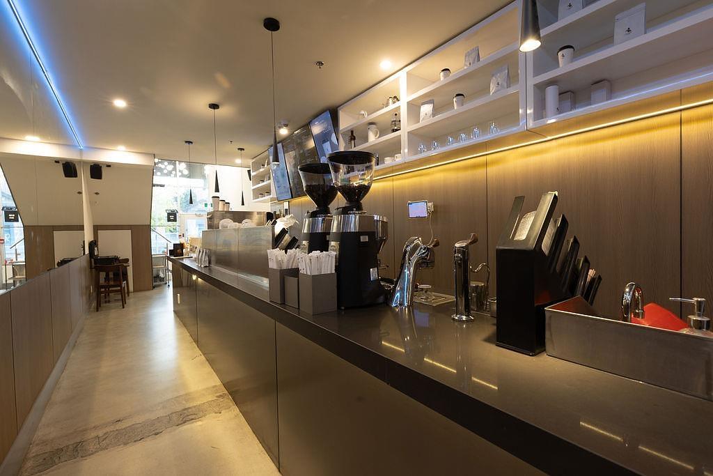 2815 West Broadway, Vancouver, BC